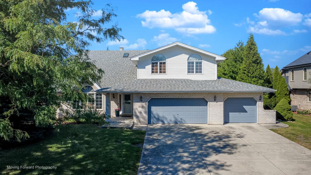 8220 Rutherford Dr., Woodridge, IL 60517