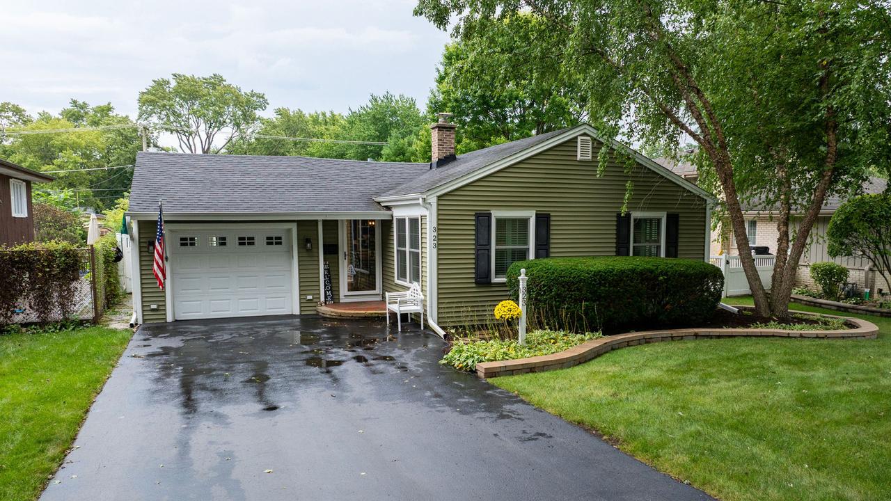323 S Benton St., Palatine, IL 60067