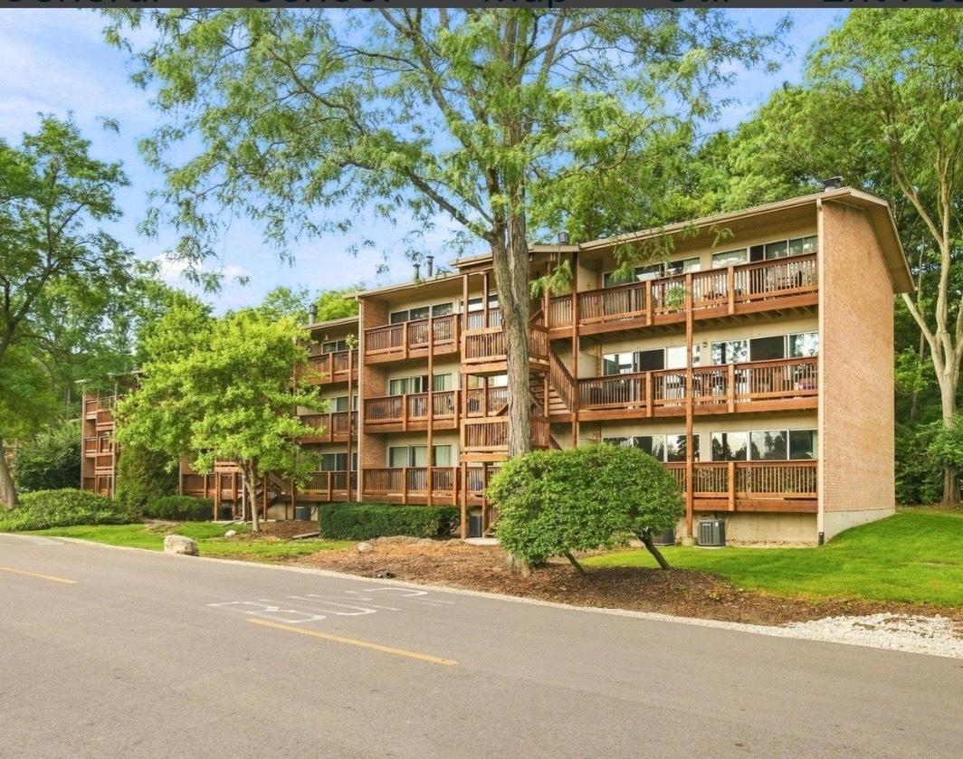 5850 Forest View Rd. #A, Lisle, IL 60532