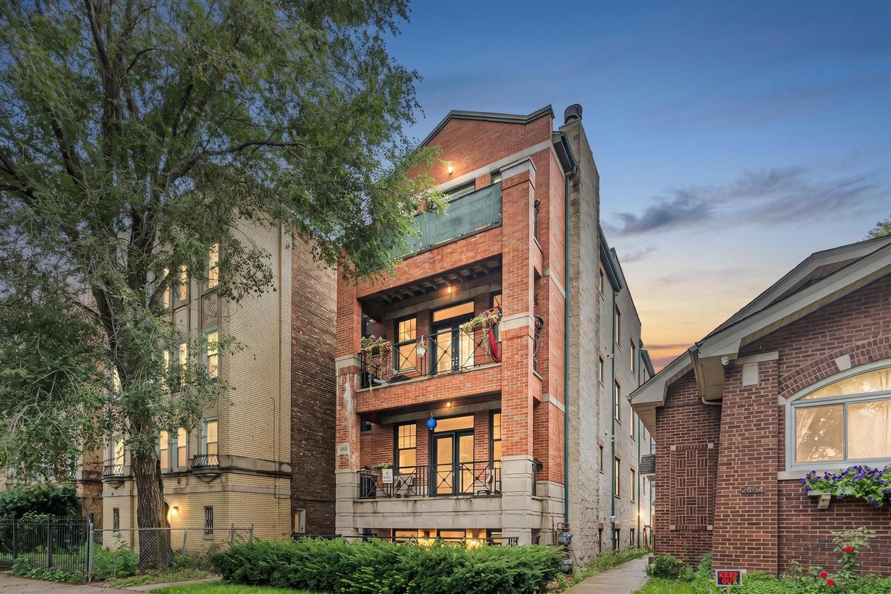 6442 N Mozart St. #1, Chicago, IL 60645