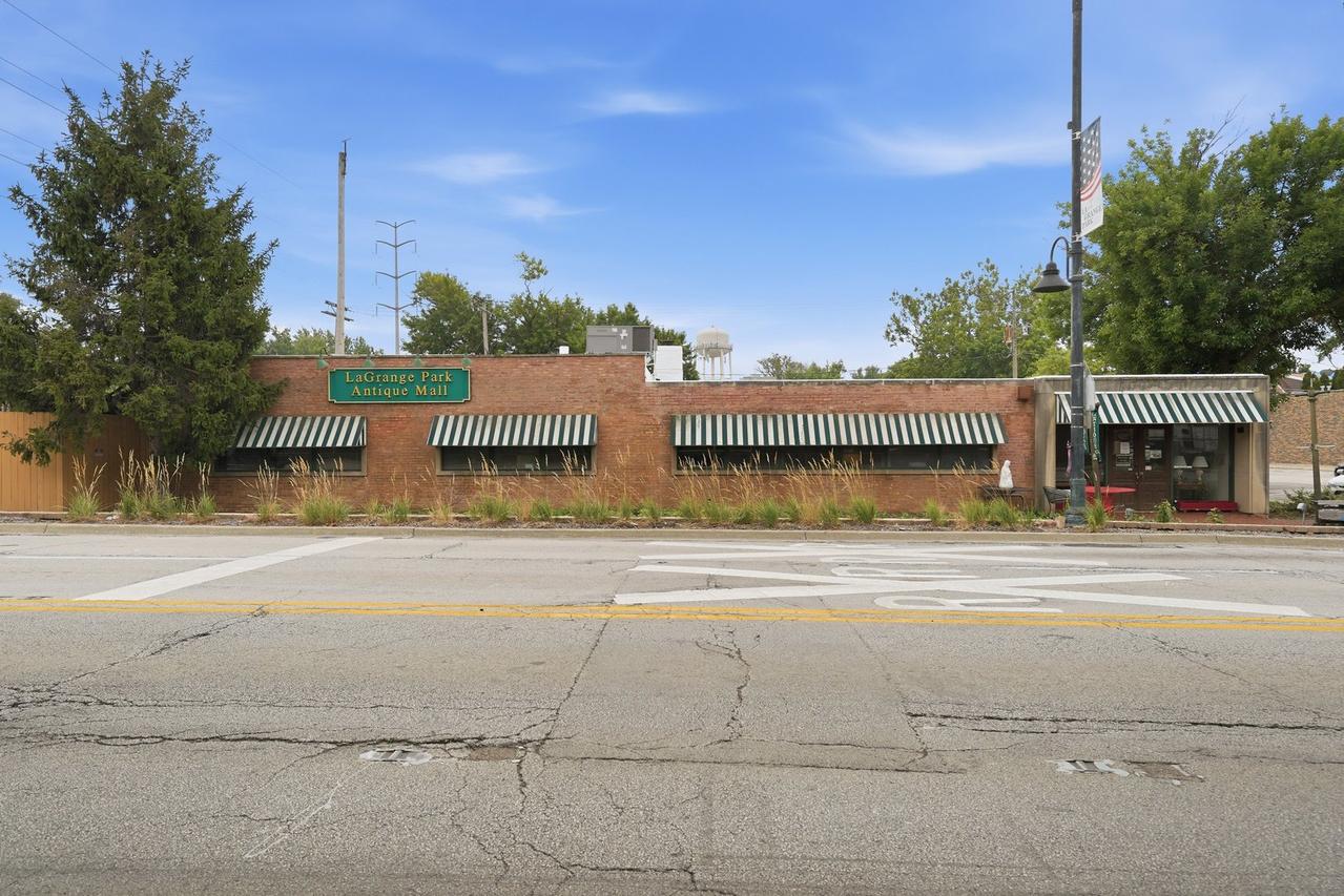 800 E 31st St., La Grange Park, IL 60526