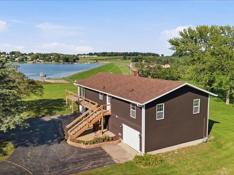 1722 Baintree Rd., Davis, IL 61019