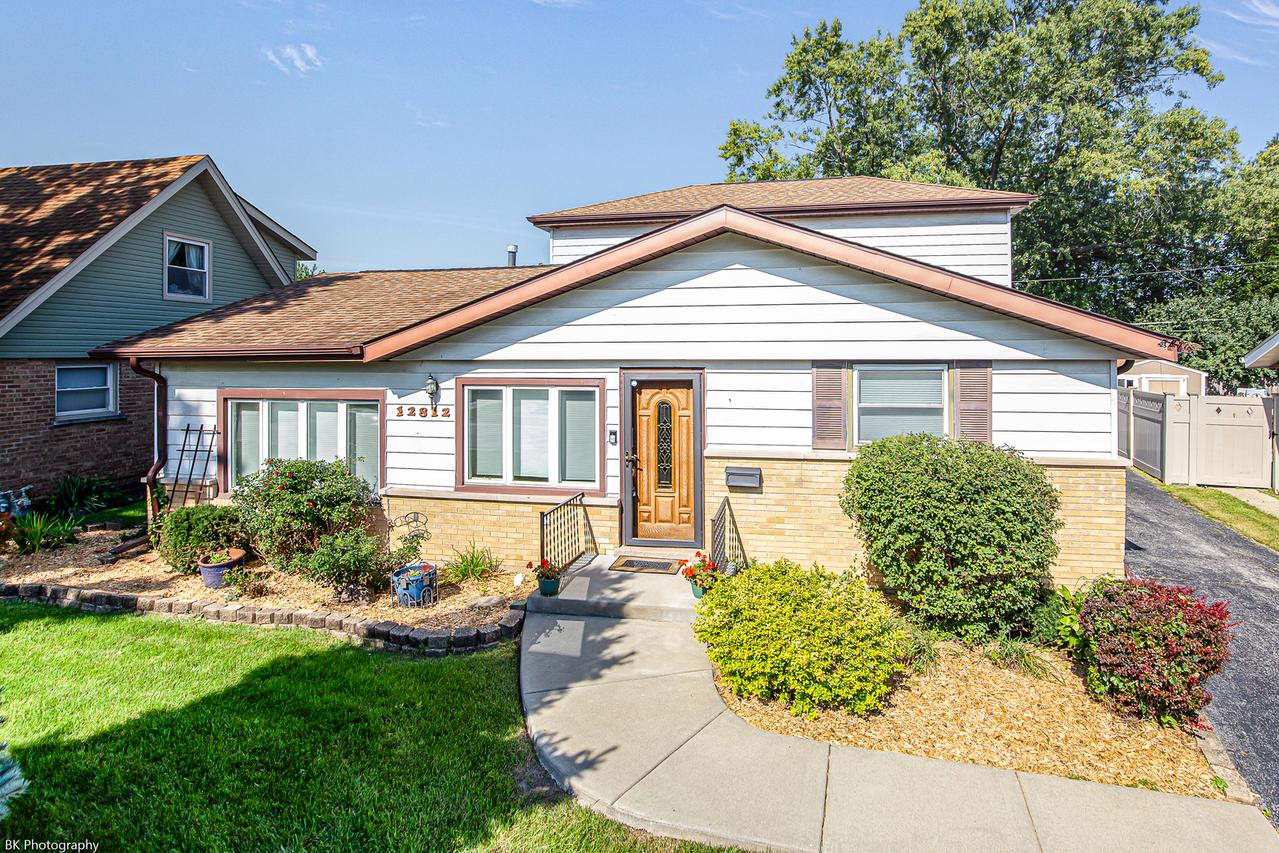 12812 Terrace Ln., Crestwood, IL 60418