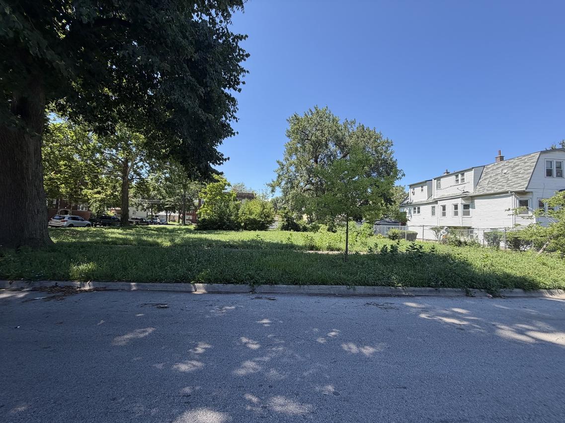 8054 S Muskegon Ave., Chicago, IL 60617