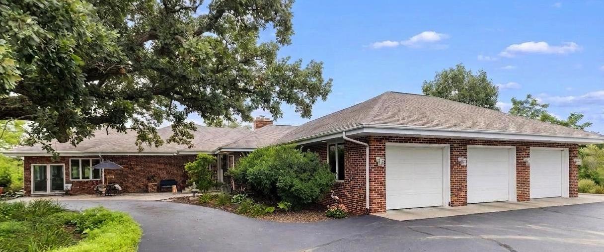 10001 N Hoisington Rd., Byron, IL 61010