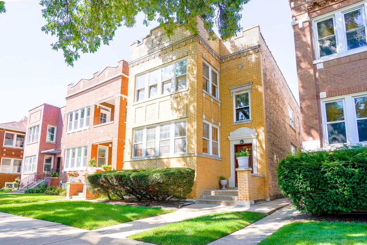 3328 N Springfield Ave., Chicago, IL 60618