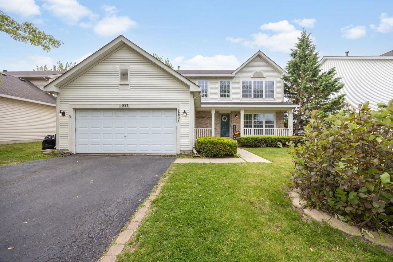 1237 E Greystone Dr., Round Lake Beach, IL 60073