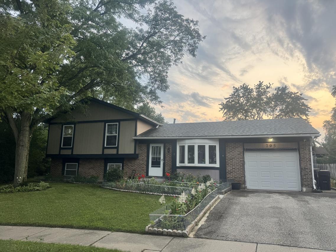795 Apache Ct., Lake Zurich, IL 60047