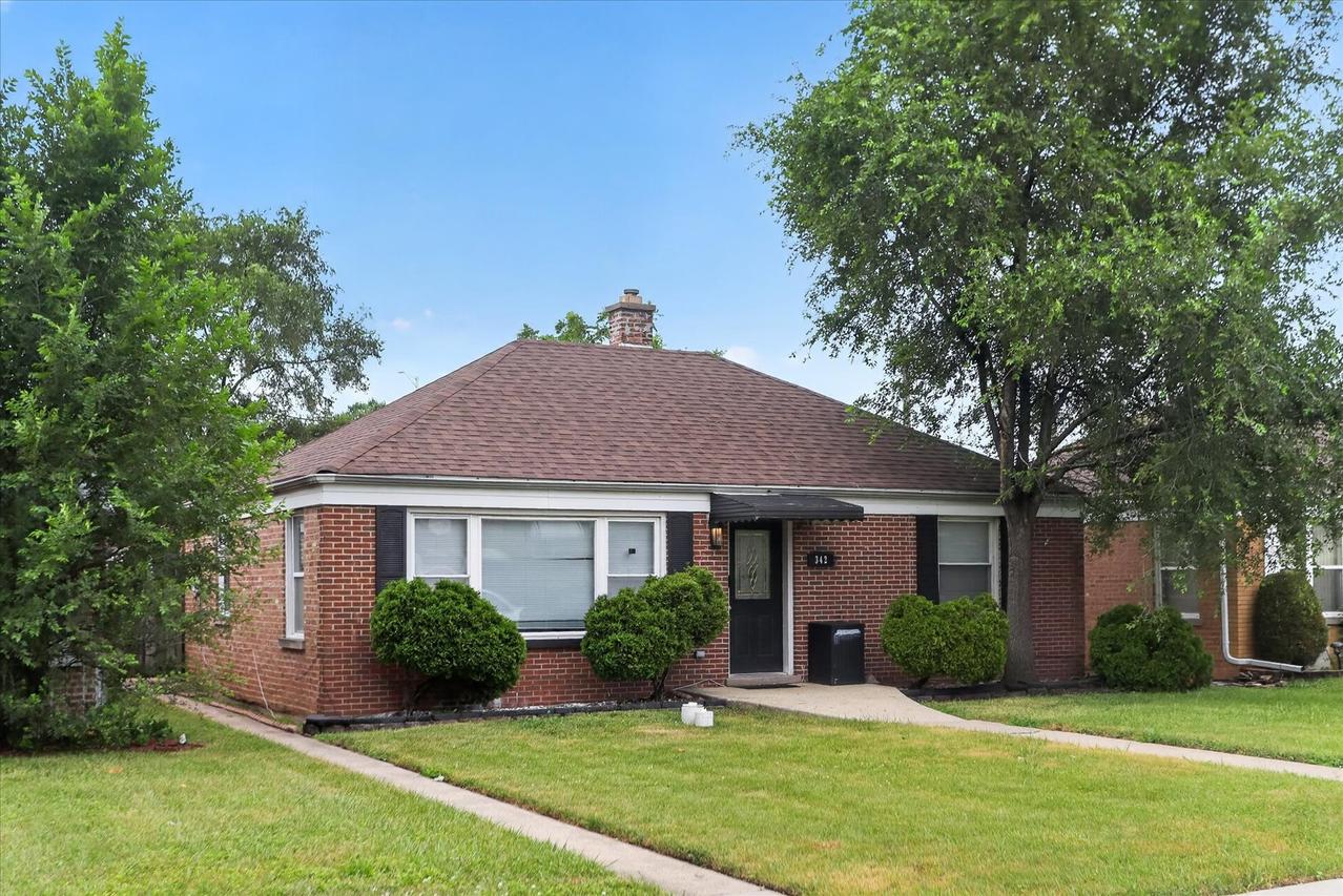 342 Frederick Ave., Bellwood, IL 60104