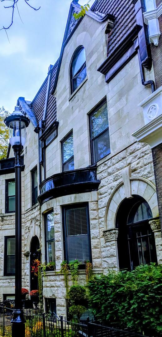 3823 N Alta Vista Ter., Chicago, IL 60613