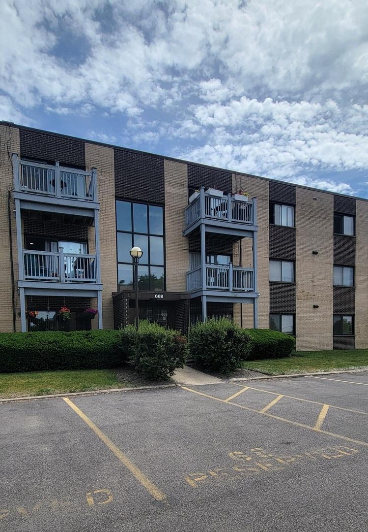 668 Pinecrest Dr. #204, Prospect Heights, IL 60070