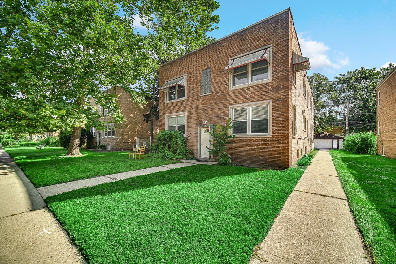 9039 La Crosse Ave. #1S, Skokie, IL 60077