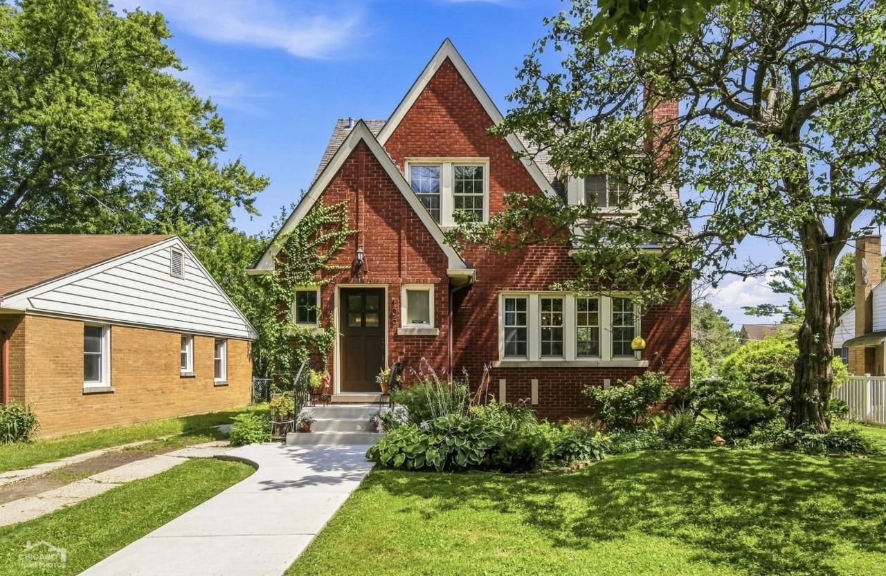 105 N Lancaster St., Mount Prospect, IL 60056