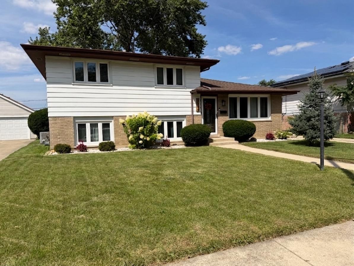 6534 107th St., Chicago Ridge, IL 60415
