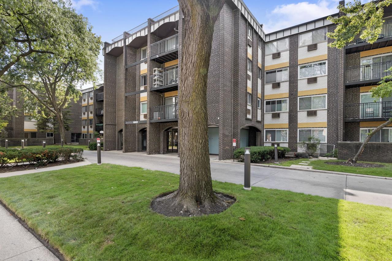 6800 N California Ave. #4L, Chicago, IL 60645