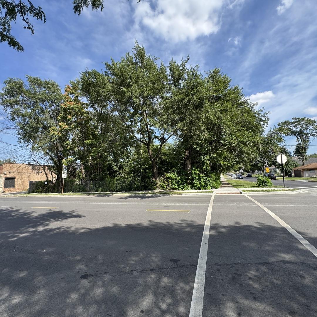 11213 S Vincennes Ave., Chicago, IL 60643