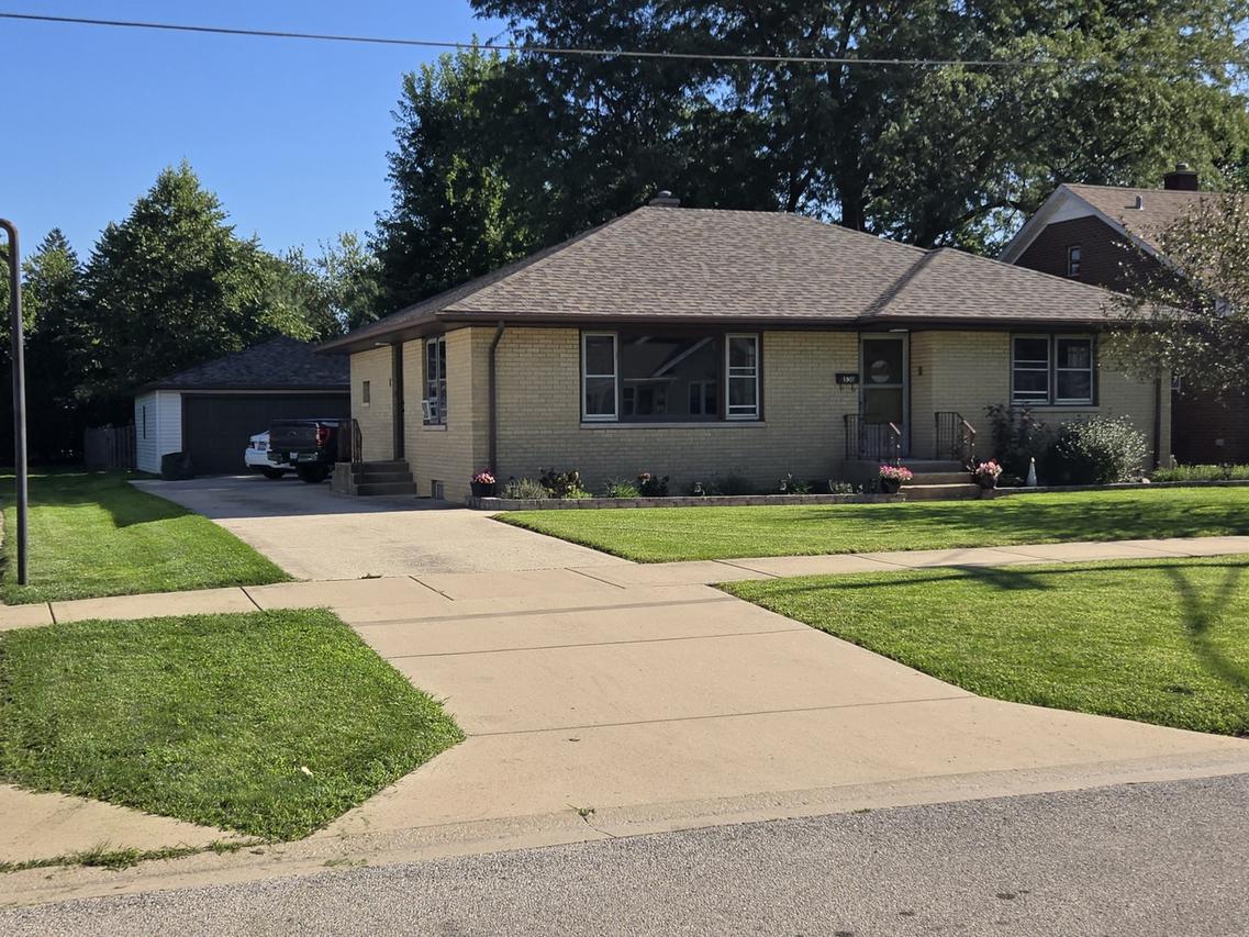 530 E 3rd St., Lockport, IL 60441
