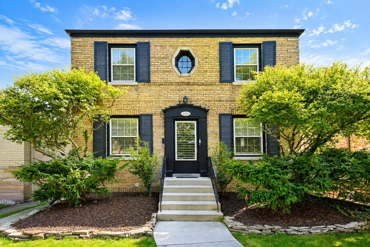 6133 N Karlov Ave., Chicago, IL 60646