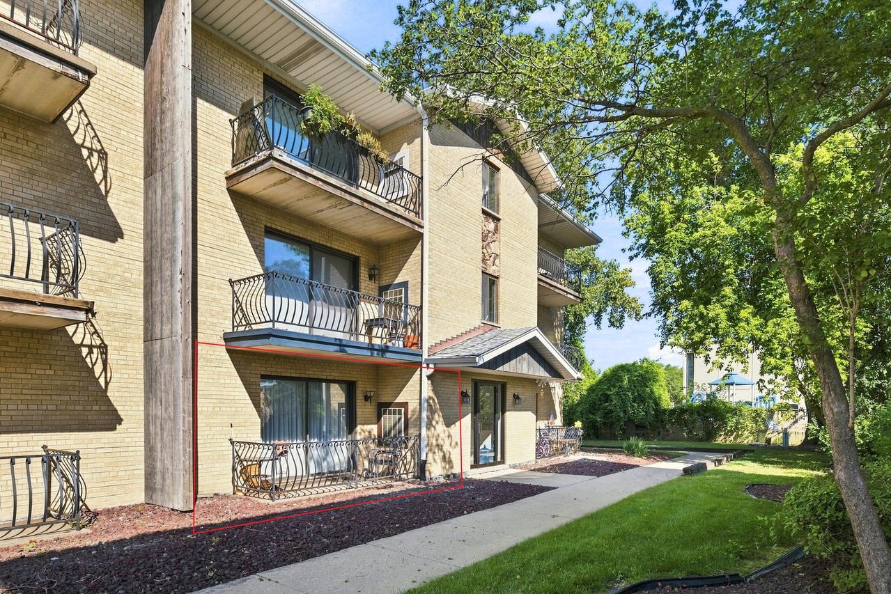 5746 106th St. #1D, Chicago Ridge, IL 60415