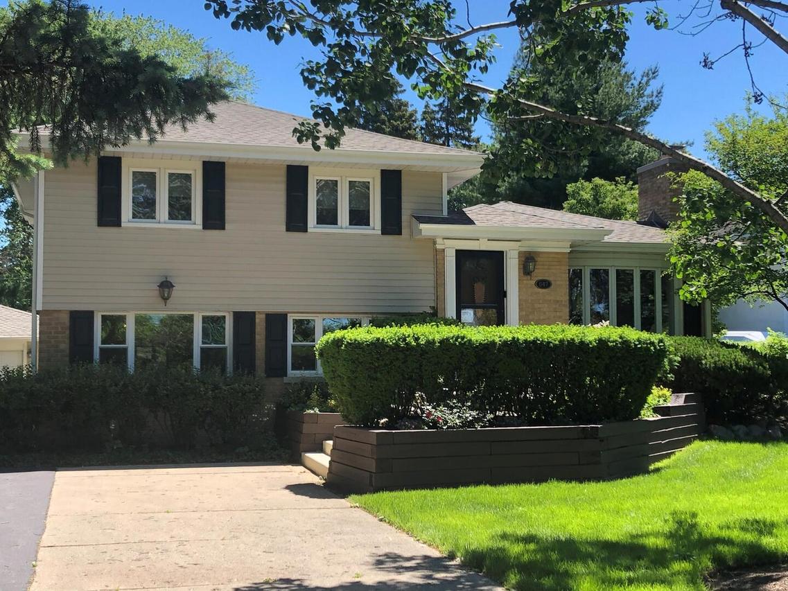 647 N Wilke Rd., Arlington Heights, IL 60005