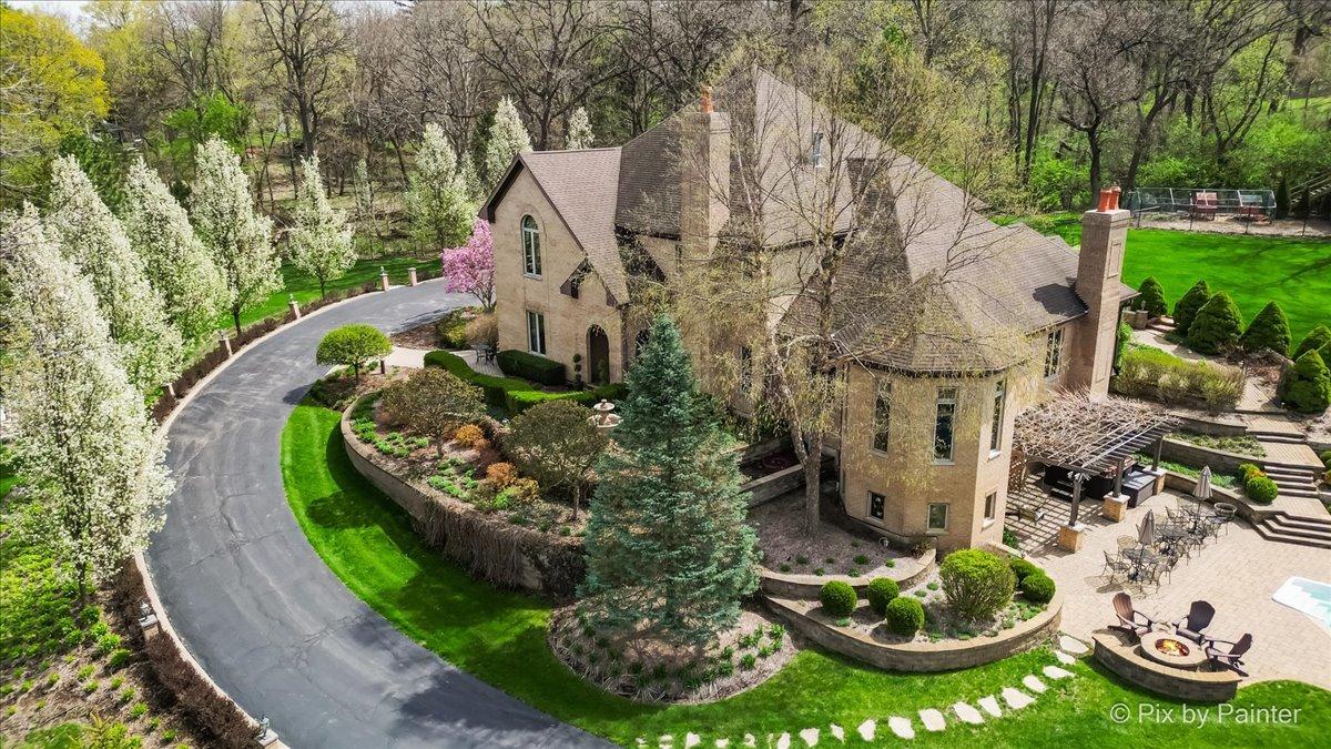 10018 Haegers Bend Rd., Barrington Hills, IL 60010
