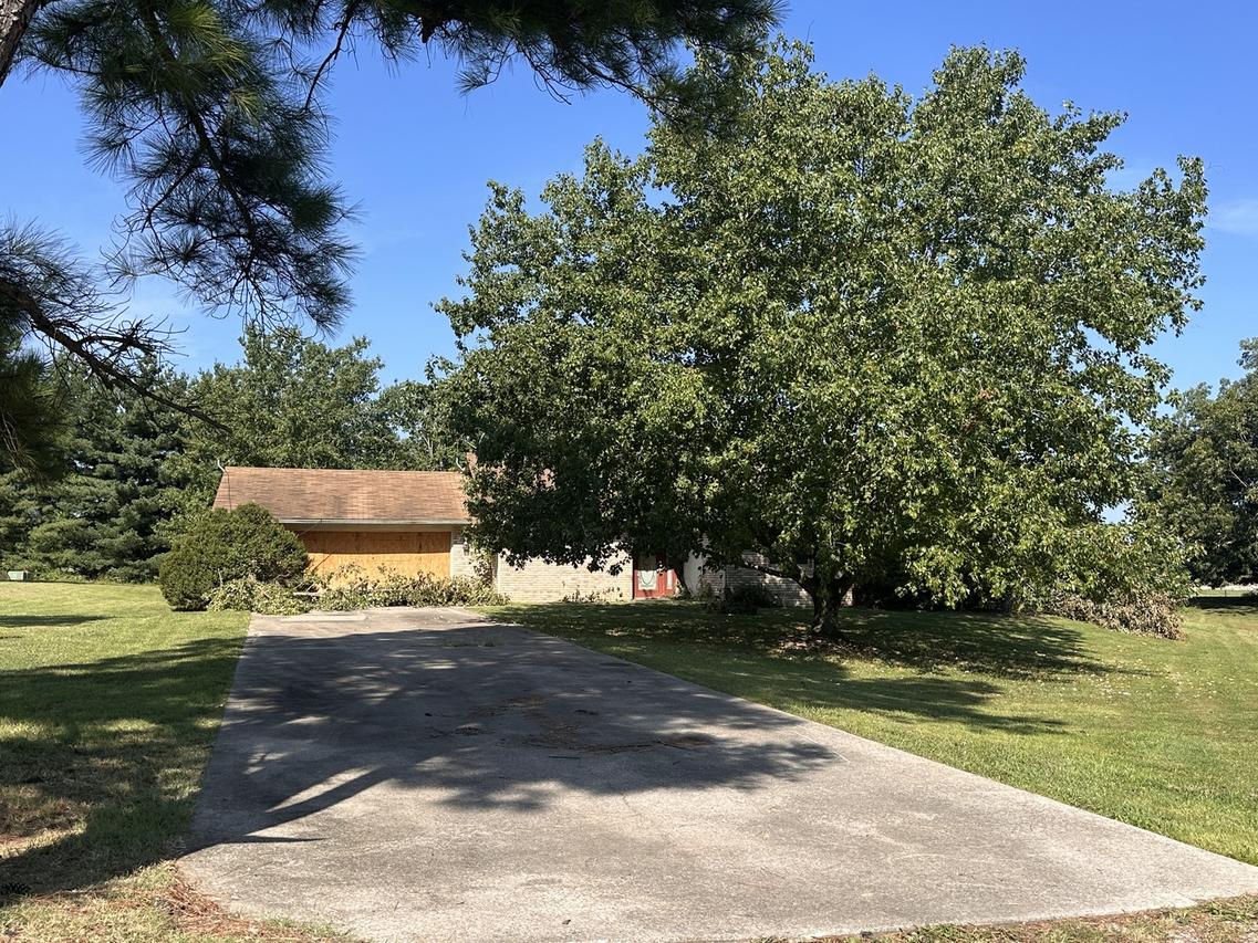 6586 Roberts Rd., Marion, IL 62959