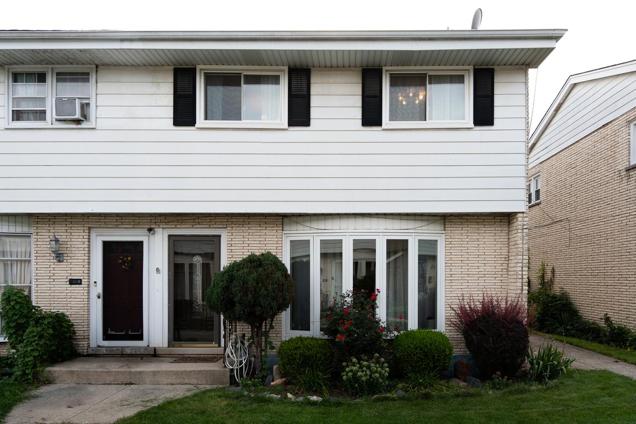 6555 W Addison St. #J, Chicago, IL 60634