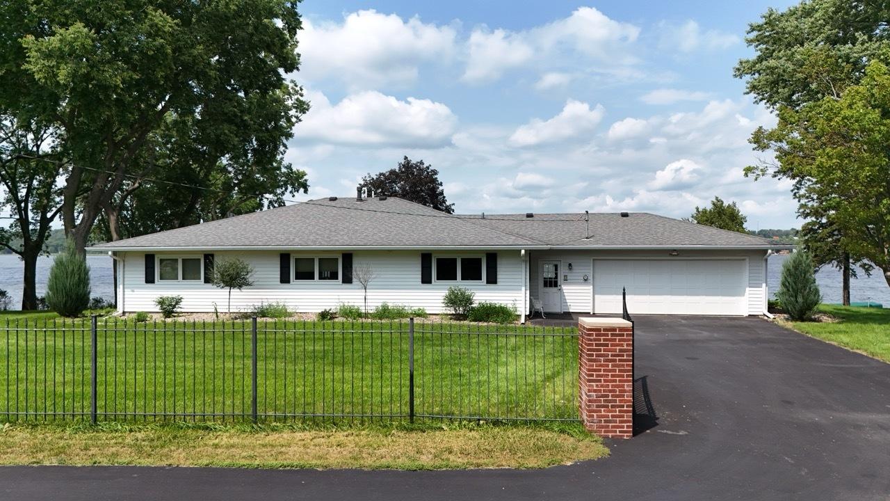 17807 Route 84 Route, East Moline, IL 61244