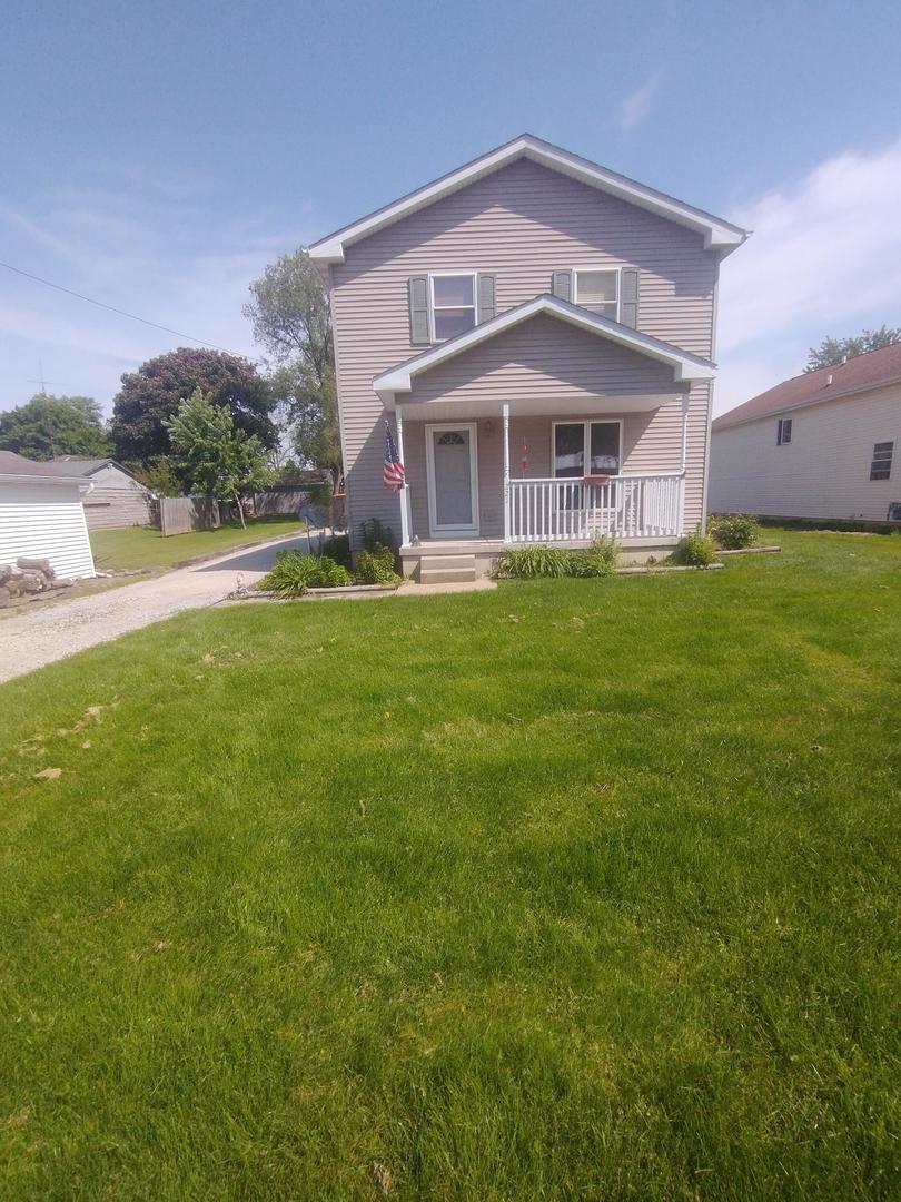 221 E Scott St., Seneca, IL 61360