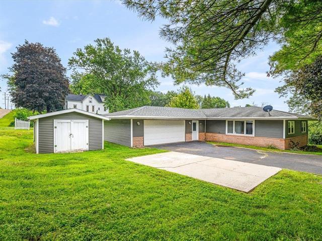 1905 S Walnut Rd., Freeport, IL 61032