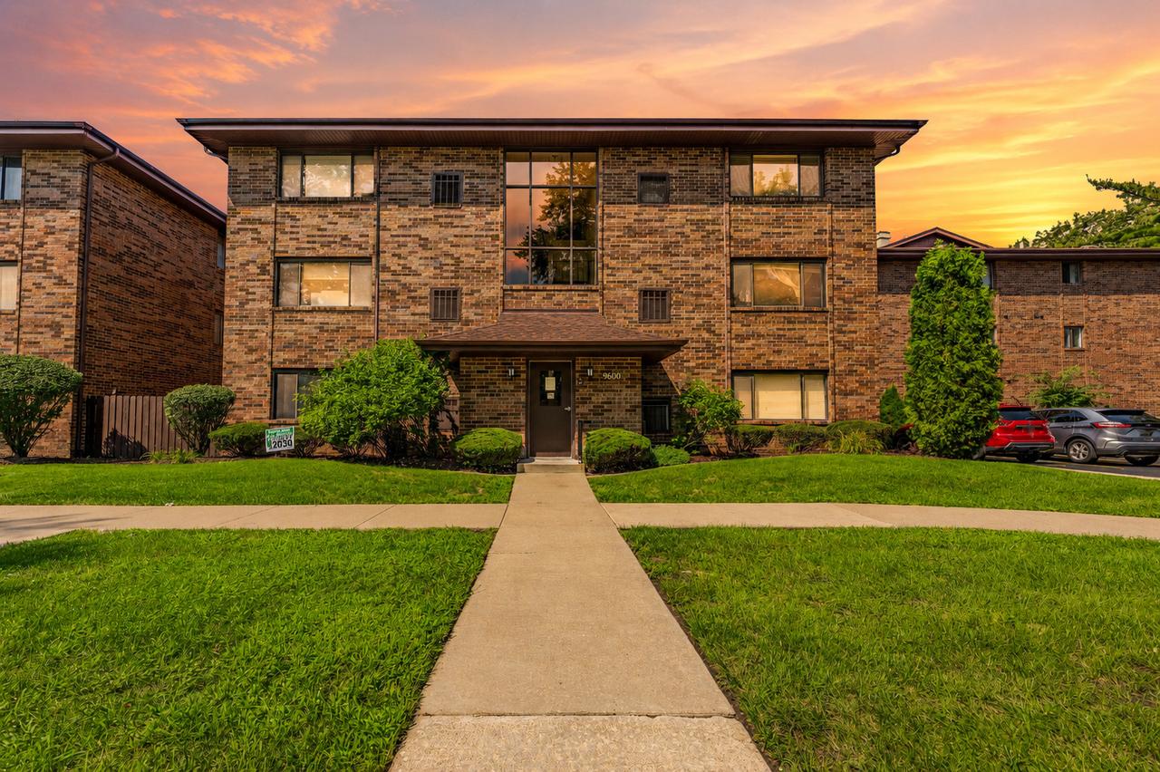 9600 Mason Ave. #5, Oak Lawn, IL 60453