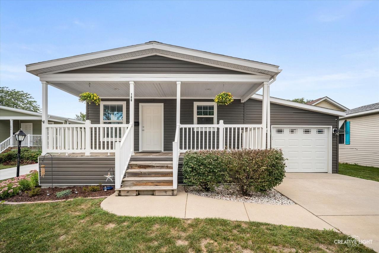 186 Northshore Rd., Elgin, IL 60123