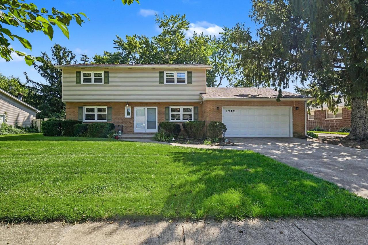 1715 Lily St., Aurora, IL 60505