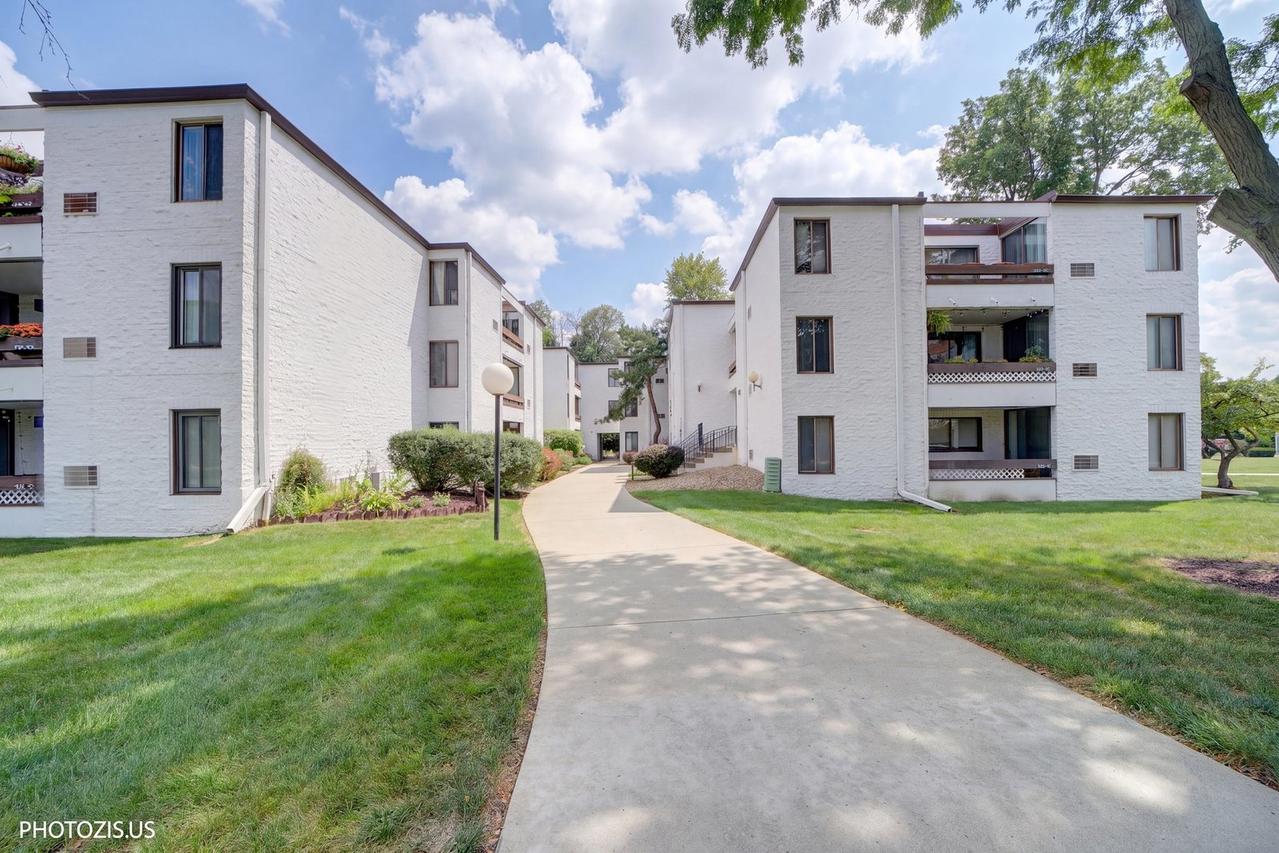 322 W Miner St. #2A, Arlington Heights, IL 60005