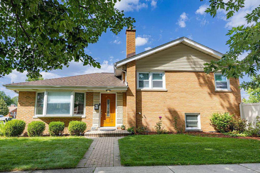 4445 Arthur Ave., Brookfield, IL 60513