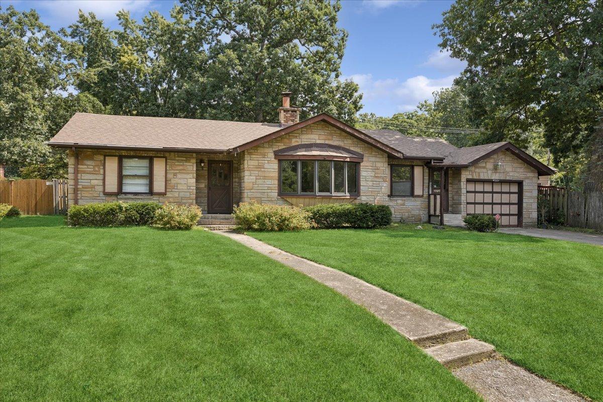 422 E Ravine Ave., Willow Springs, IL 60480