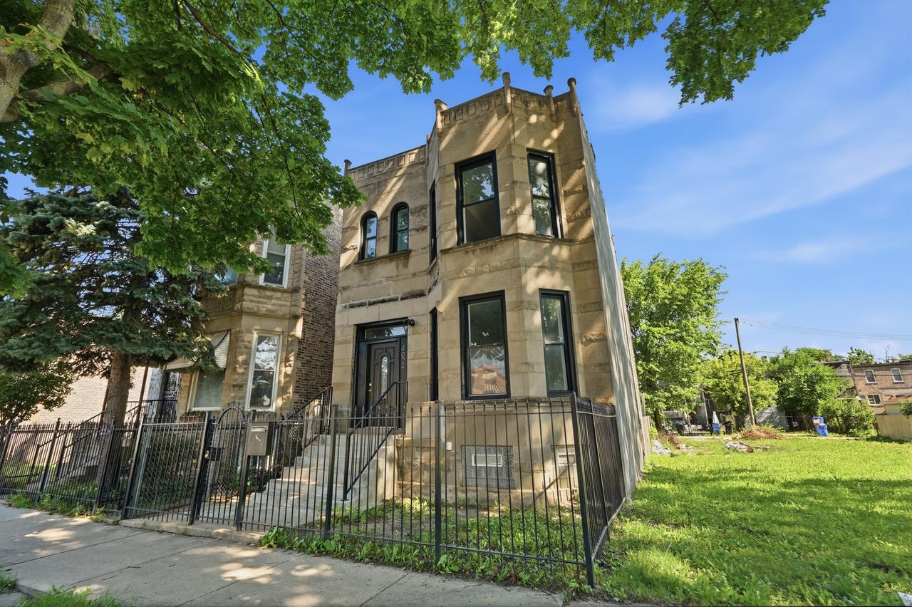 4024 W Arthington St., Chicago, IL 60624
