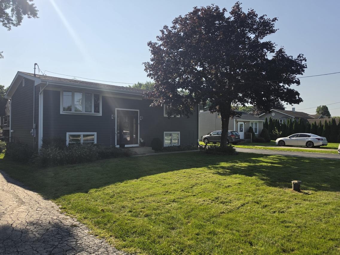 1S205 Valley Rd., Lombard, IL 60148