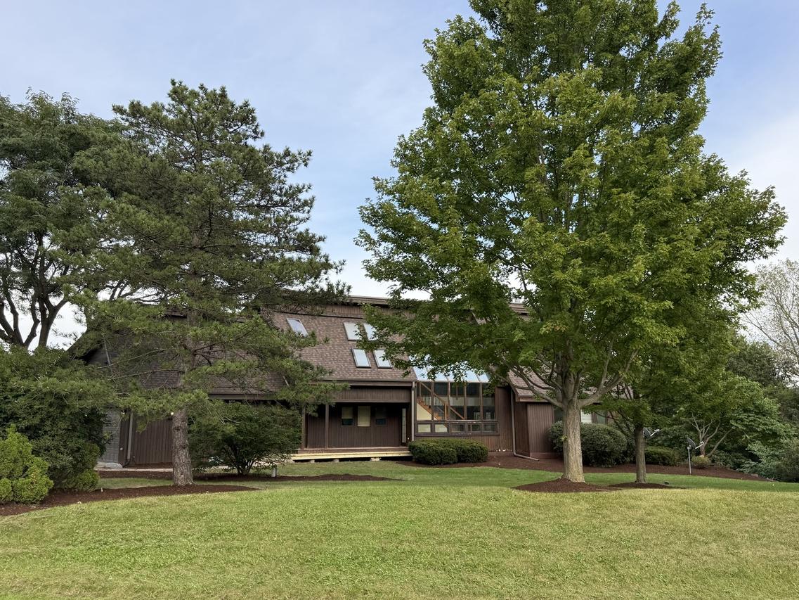 518 High Meadow Dr., Bull Valley, IL 60098
