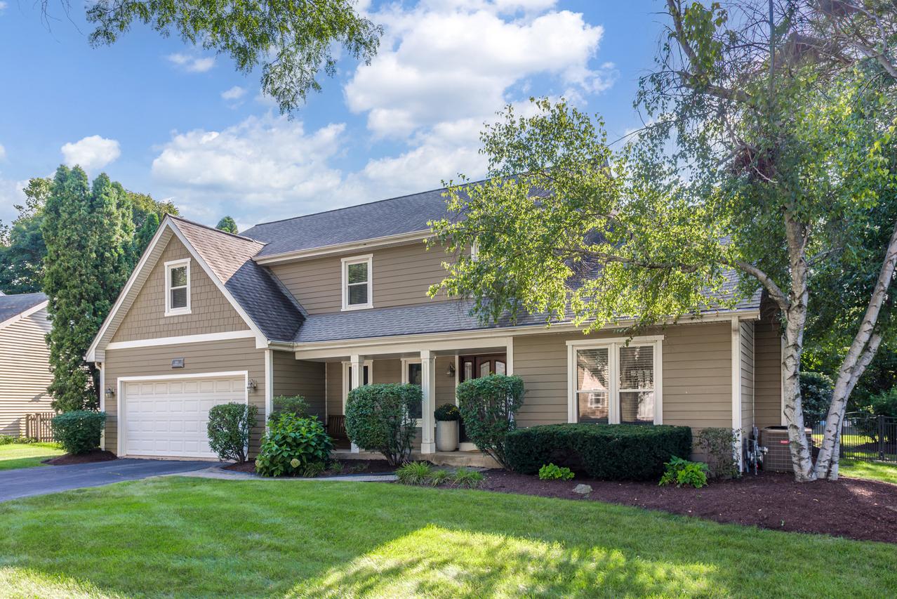 841 Buttonwood Cir., Naperville, IL 60540