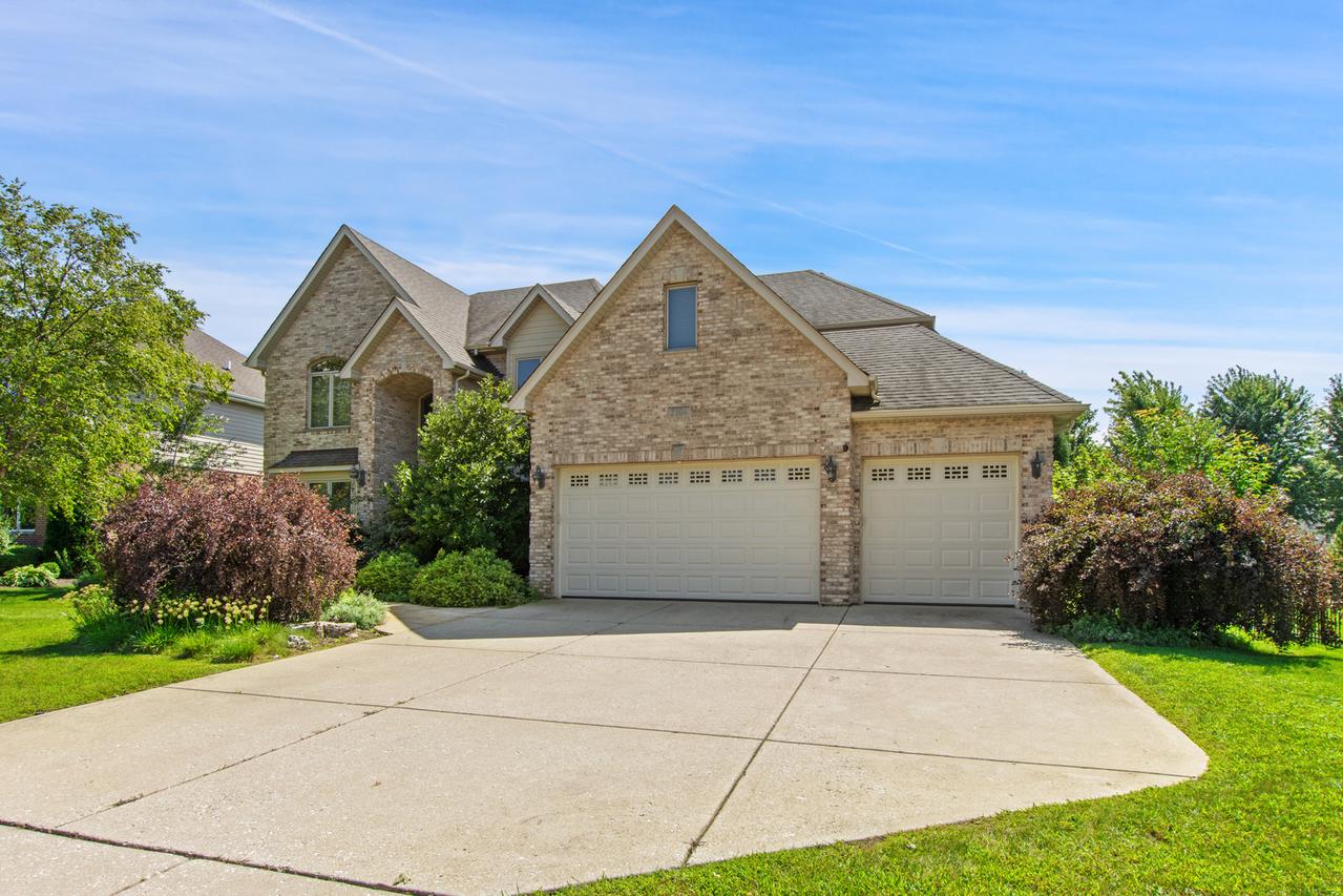 2104 Westover Rd., North Aurora, IL 60542
