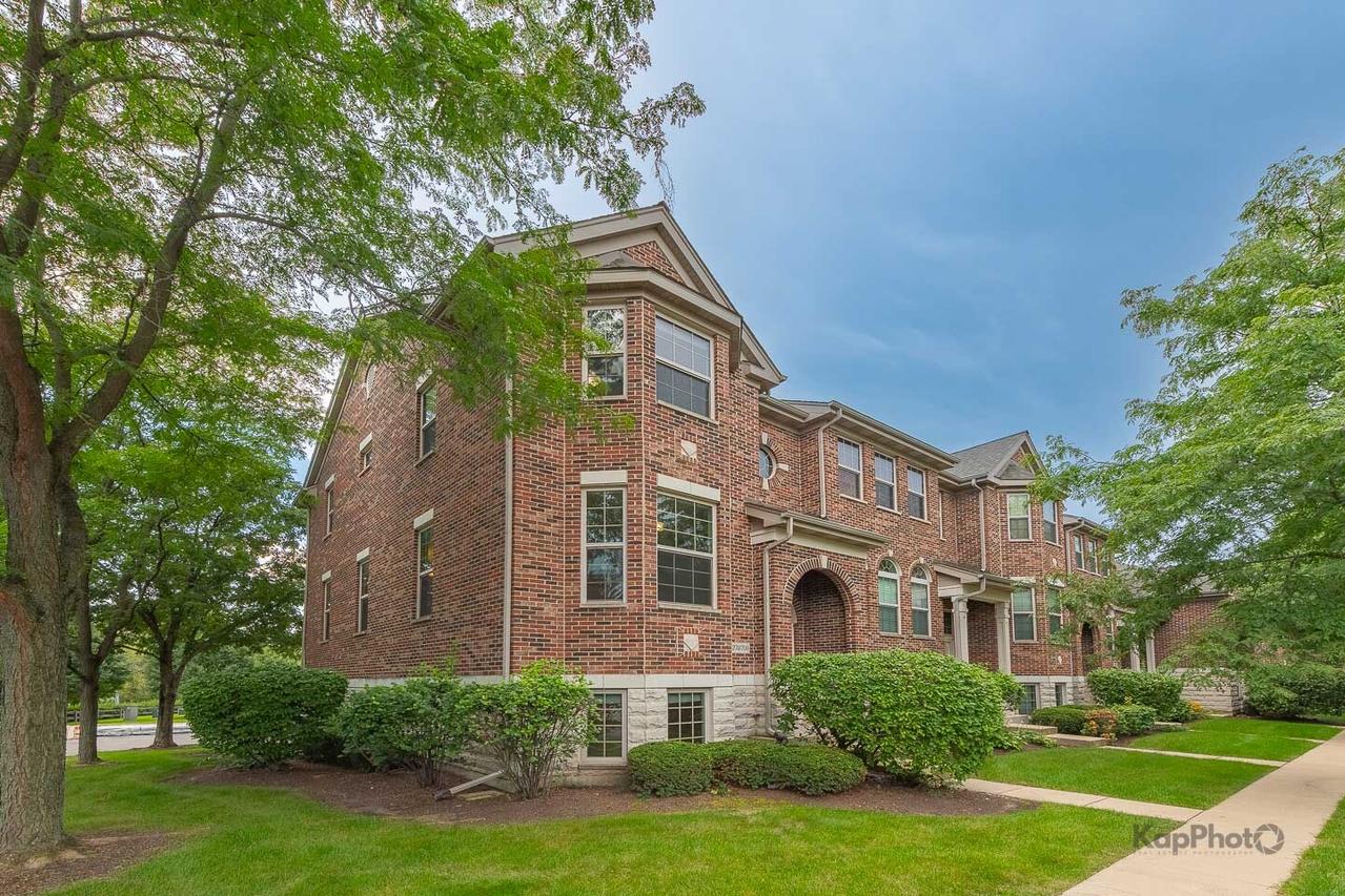 27W708 N Meadowview Dr., Winfield, IL 60190