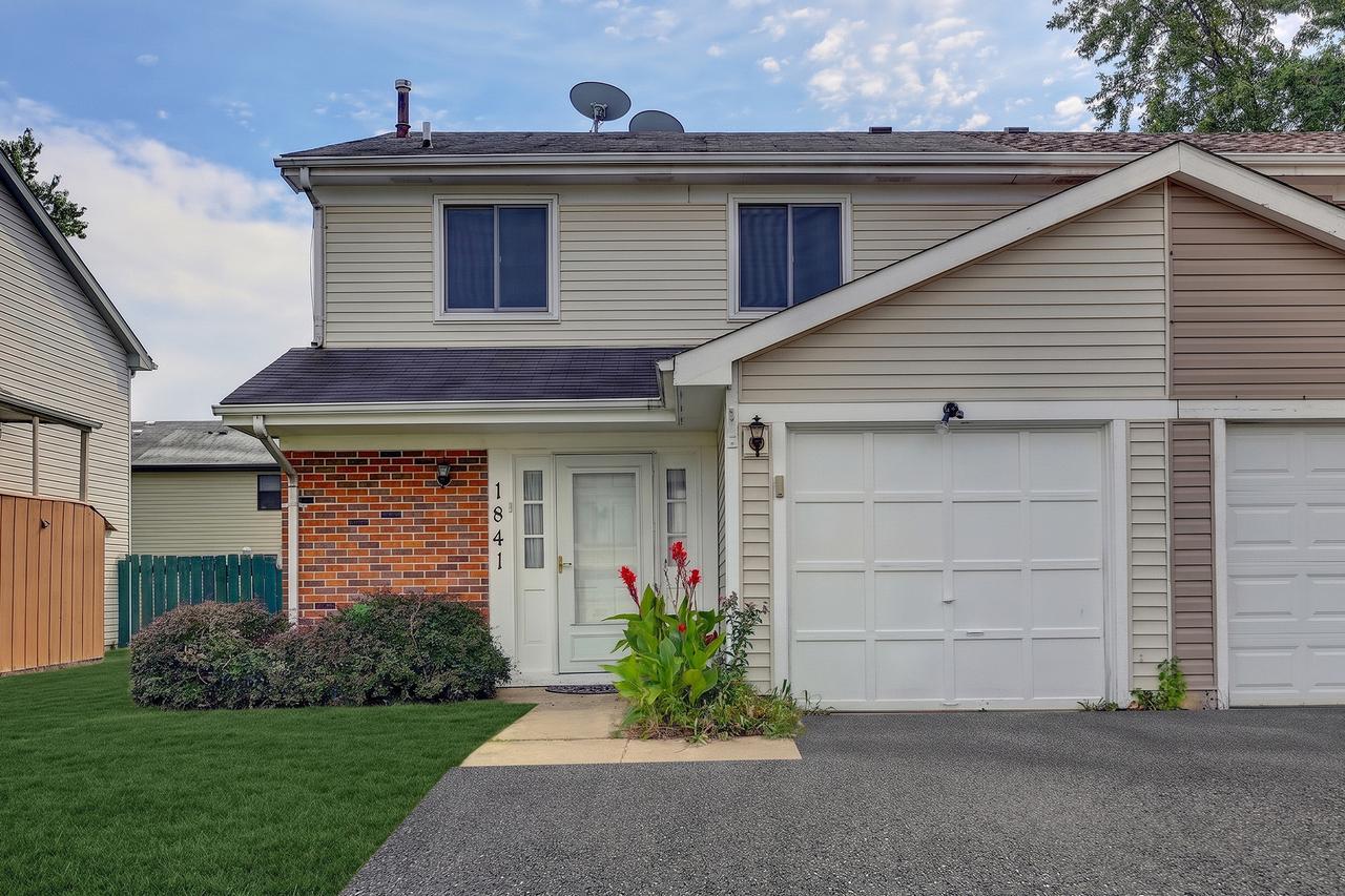 1841 Whaler Ln., Hanover Park, IL 60133