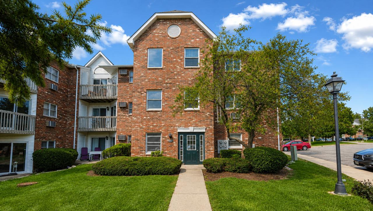 4312 W Shamrock Ln. #3C, Mchenry, IL 60050
