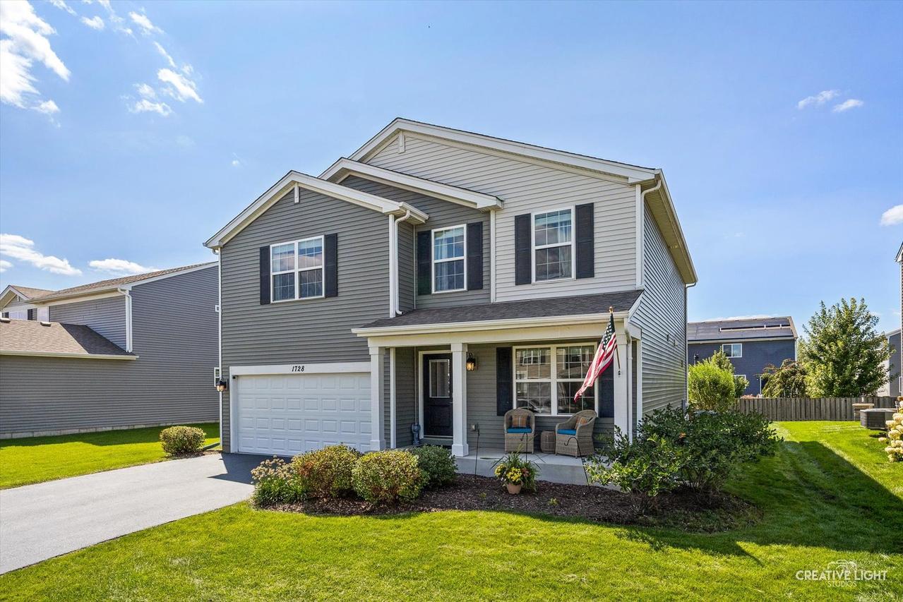 1728 Dempsey Cir., Pingree Grove, IL 60140