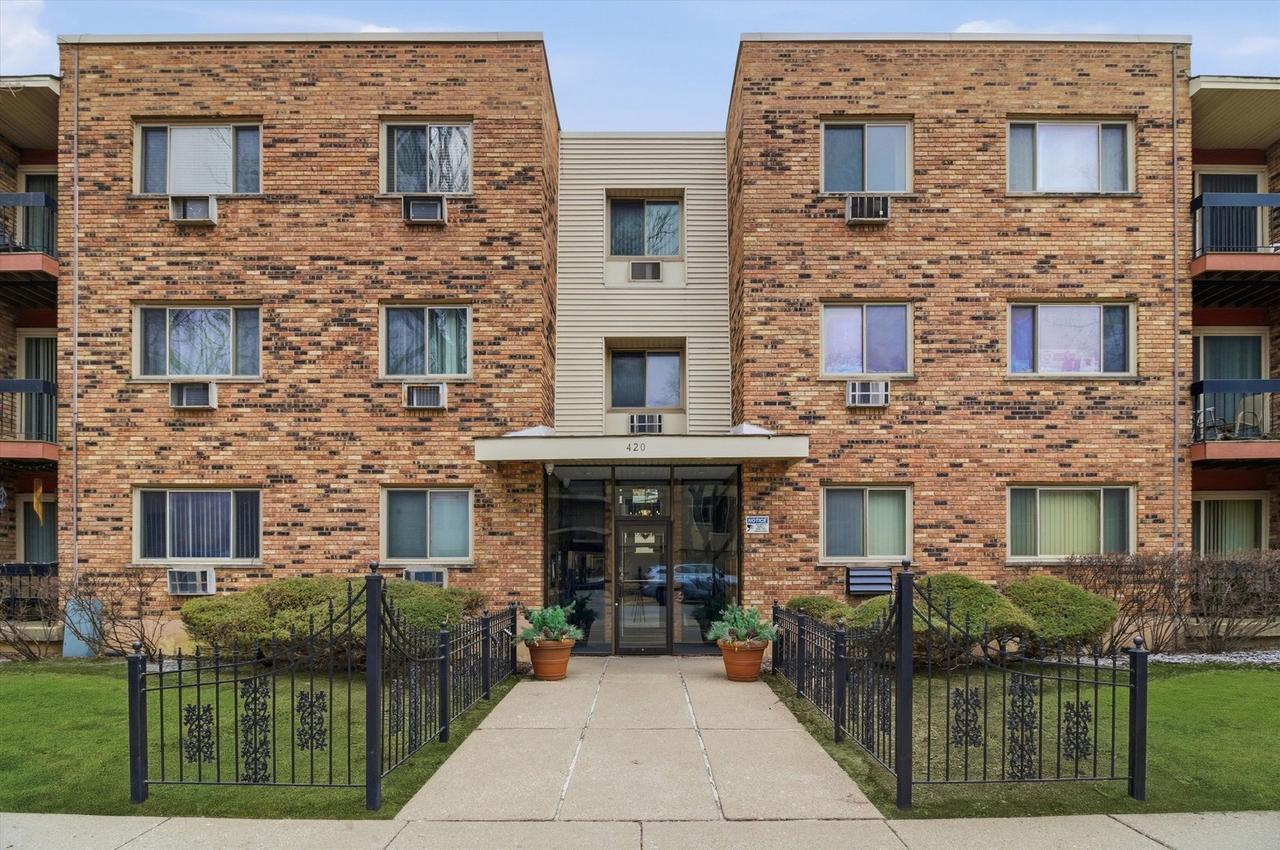 420 S Home Ave. #107N, Oak Park, IL 60302