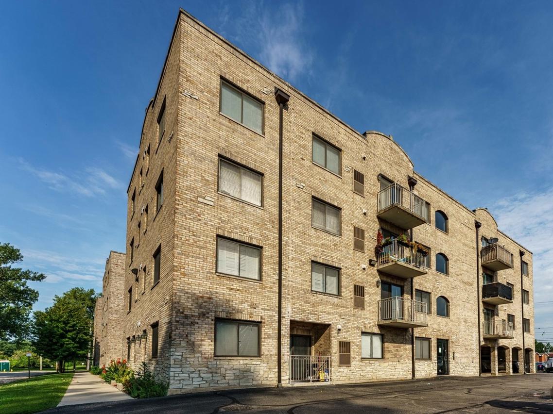 7316 40th St. #4C, Lyons, IL 60534