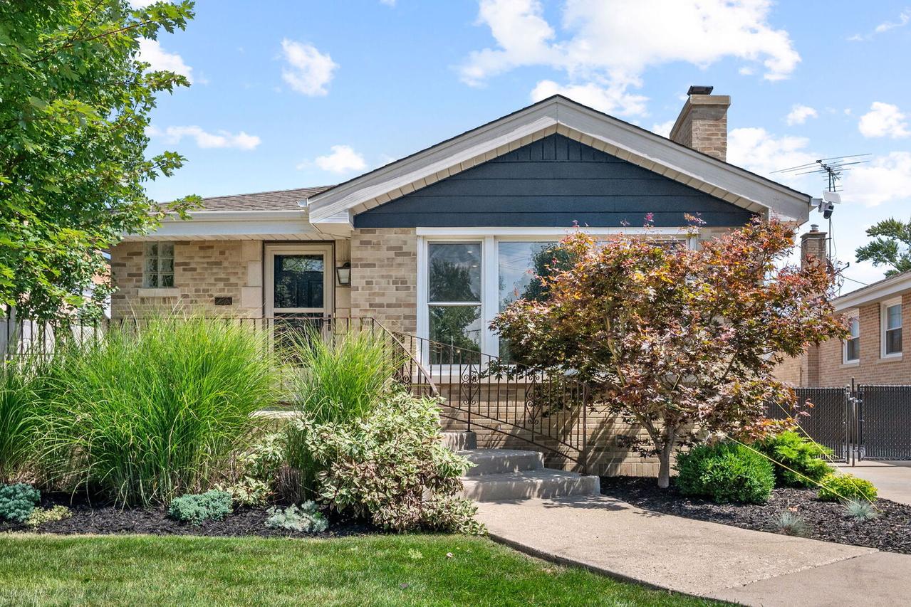 4743 N Nagle Ave., Harwood Heights, IL 60706