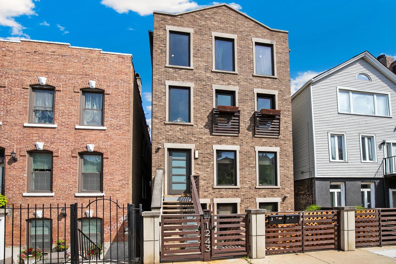 1243 N Cleaver St. #2, Chicago, IL 60642