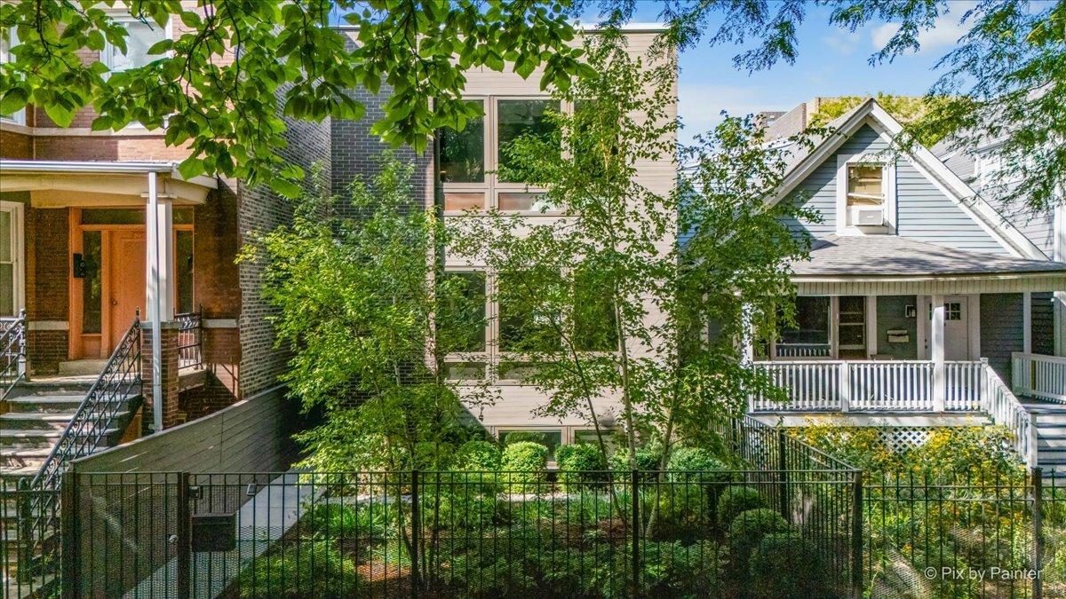 2948 W Belden Ave., Chicago, IL 60647
